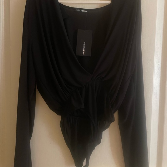Fashion nova deep V body suit - Picture 2 of 2